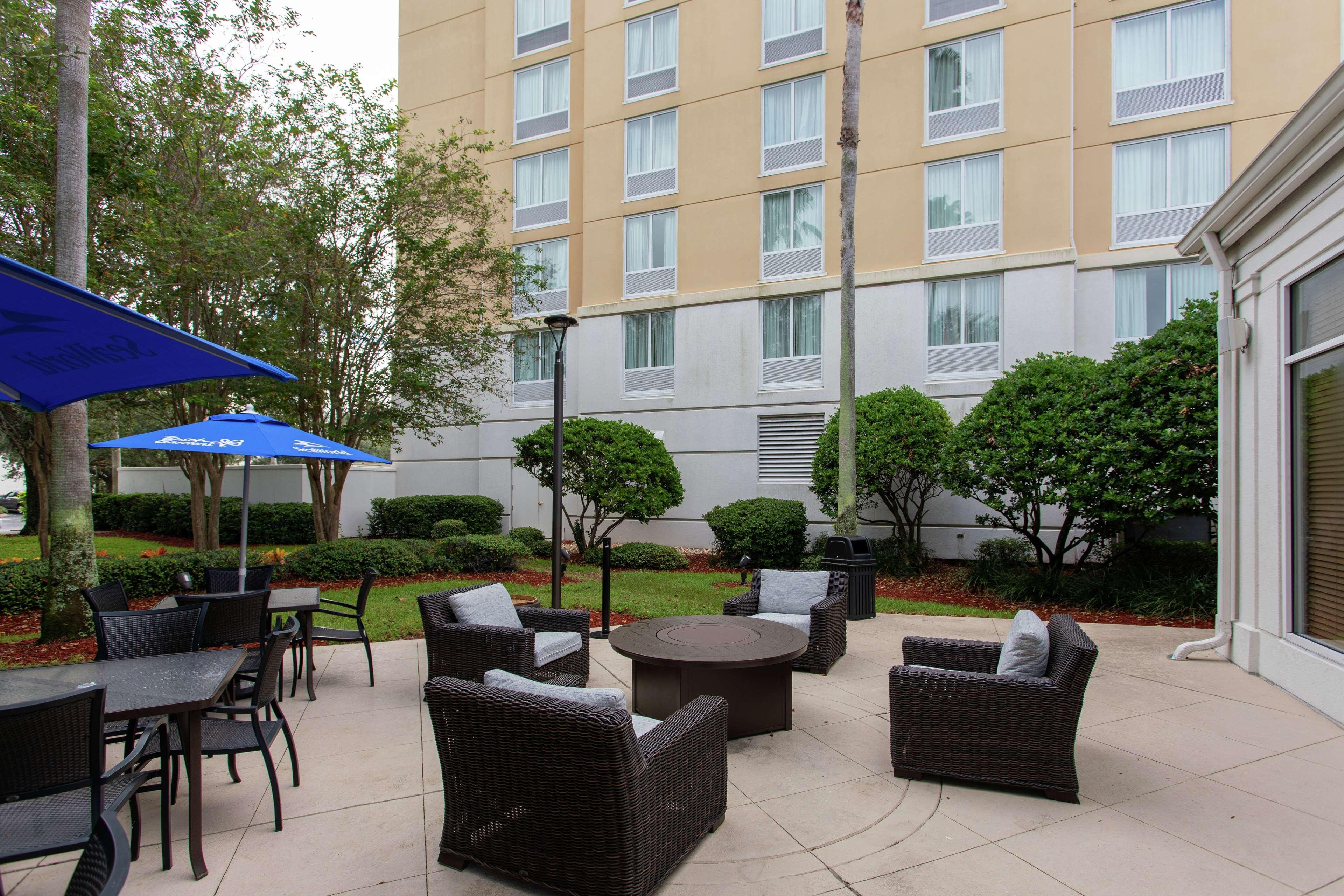 Hilton Garden Inn Orlando At Seaworld Exterior photo